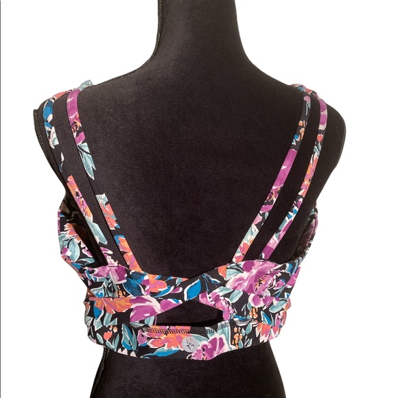 Torrid Plus Size Floral Sports Bra Size 1X Criss Cross Back - Picture 3 of 7